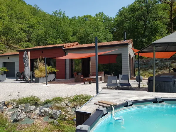 Propriété de 3,6 hectares avec maison