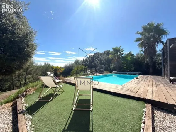 Juvignac Maison bioclimatique 5 chambres avec piscine et vue golf