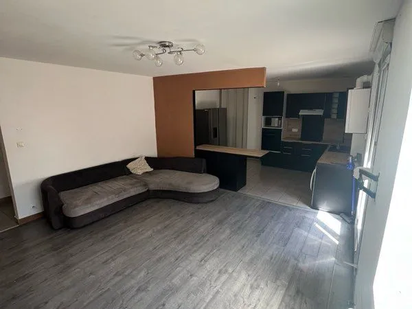 T3 72 m² avec grande terrasse + parking couvert - La Tour-du-Pin