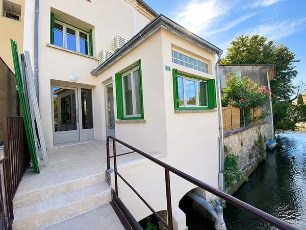 Local commercial de 21,48 m² environ climatisé en centre-ville