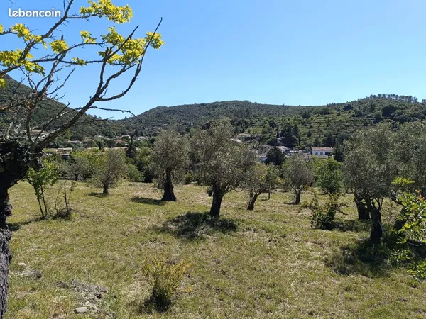 TERRAIN 3200 m² - PERMIS ACCORDÉ - VUE DÉGAGÉE