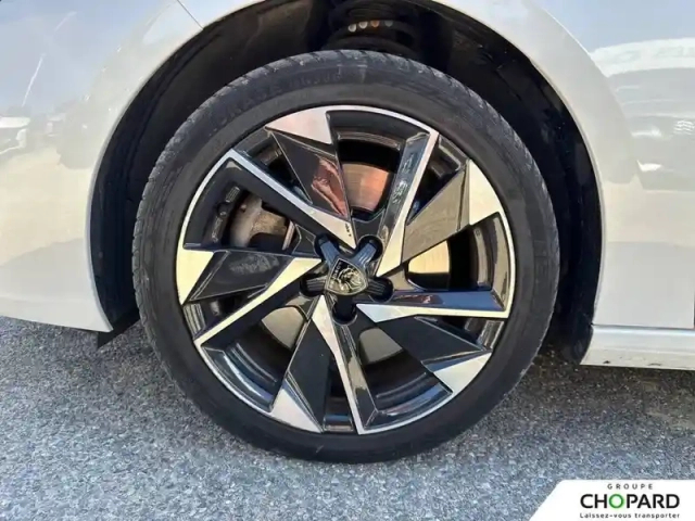 Peugeot 308 phev 180 e-eat8 — photo 23