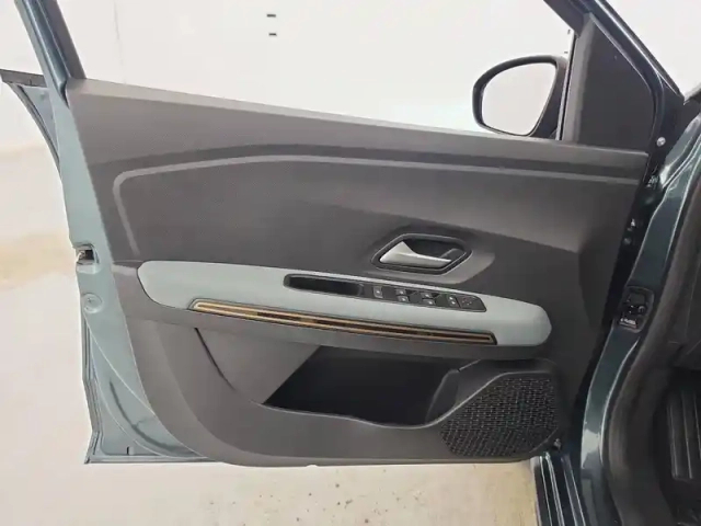 Dacia Sandero eco-g 120 — photo 14