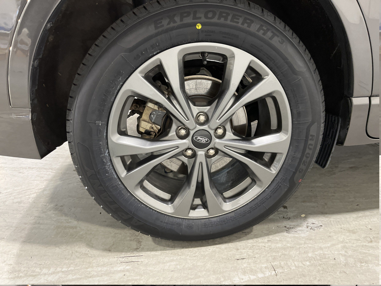 Ford Kuga — photo 38