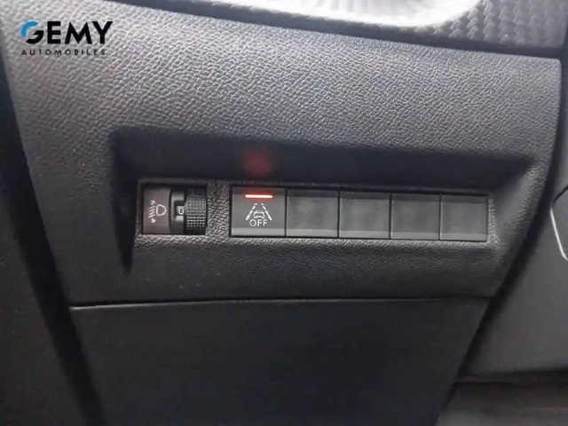 Peugeot 2008 puretech 100 s&amp;s bvm6 — photo 17