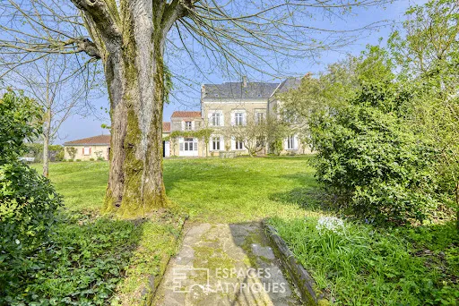 Maison 12 pièces 350 m²