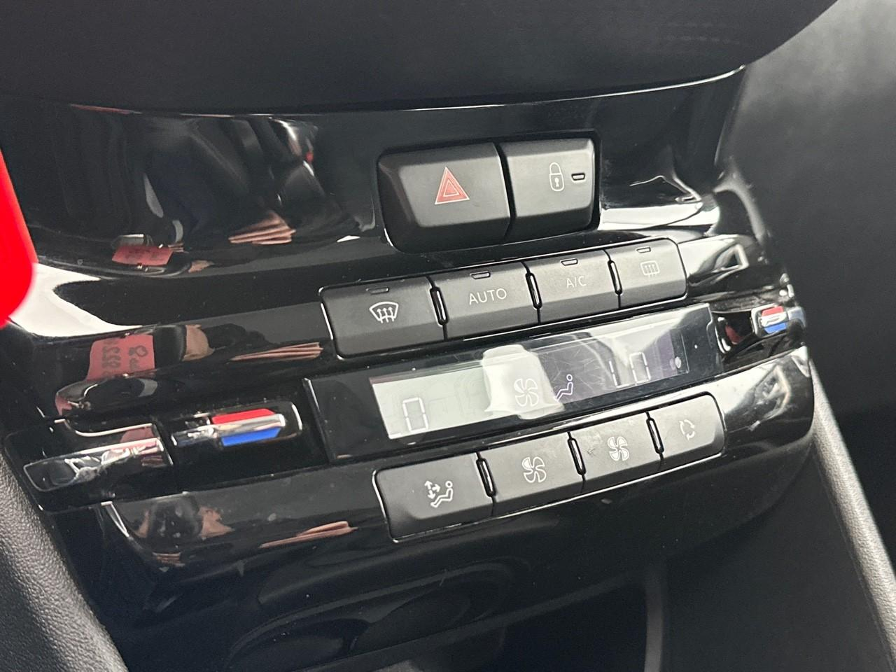 Peugeot 2008 puretech 130ch s&s bvm6 allure — photo 27