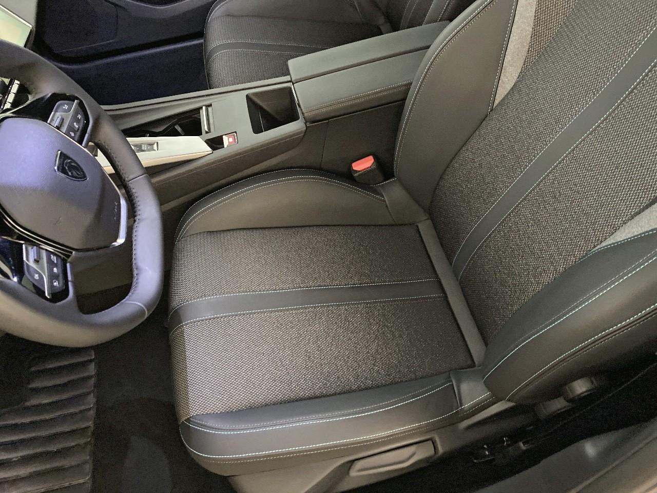 Peugeot 308 hybrid 145 e-dcs6 allure — photo 9