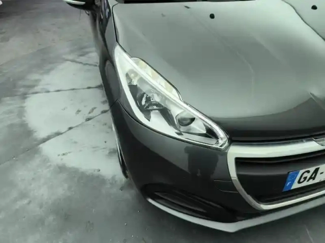 Peugeot 208 bluehdi 100ch s&amp;s bvm6 allure business — photo 14