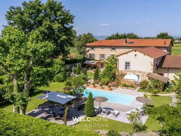 Maison 15 pièces 485 m²