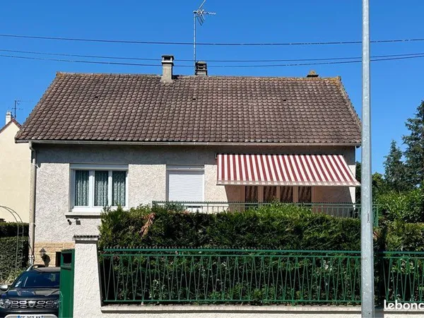 LIMAY - Maison familiale 8 pièces - 160 m² - 4 chambres 6/7 possible - Terrain de 470 m²