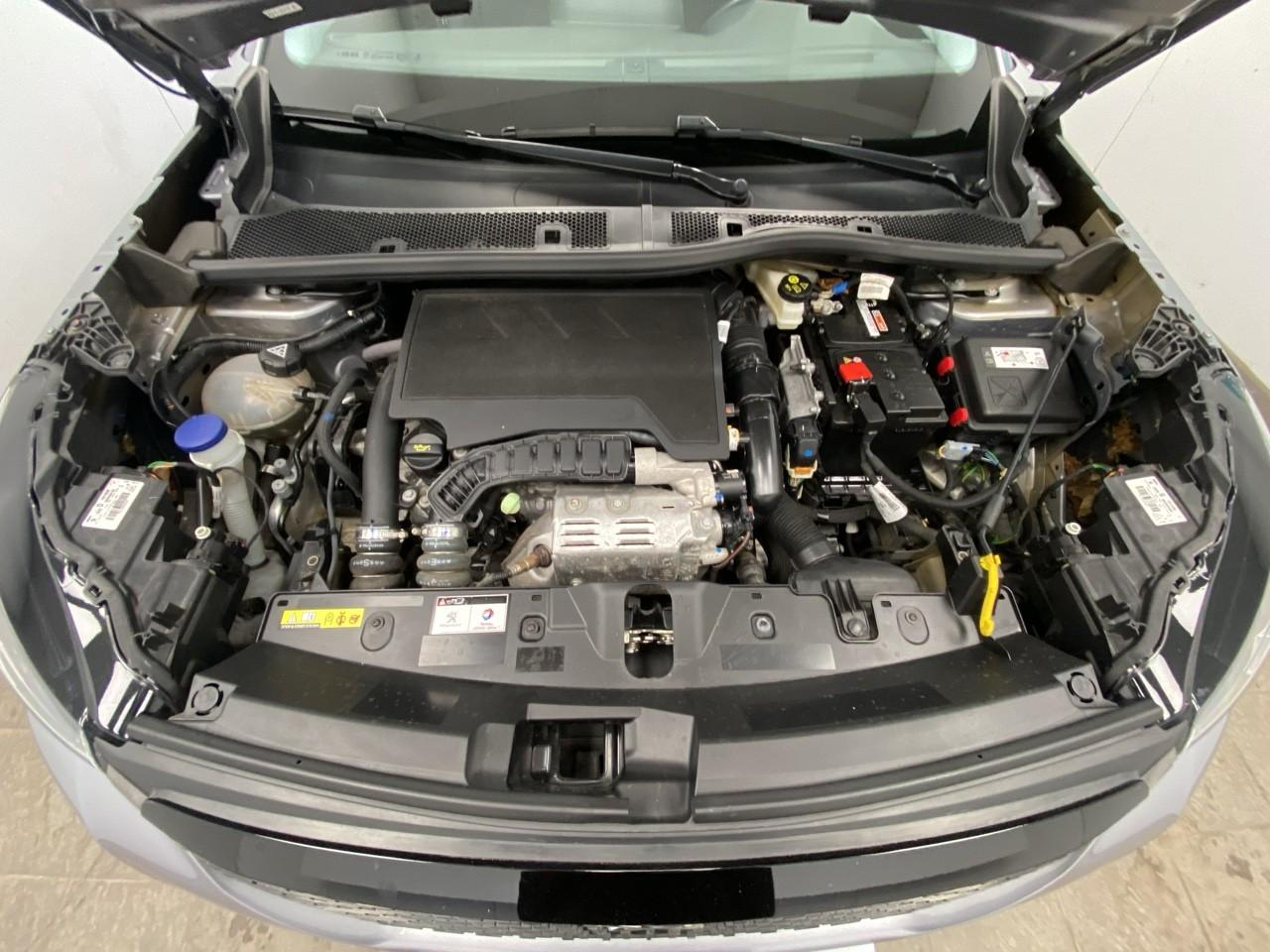 Peugeot 2008 puretech 130 s&s eat8 style — photo 14