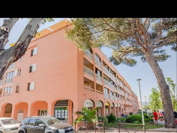 Studio 1 pièce 18 m²