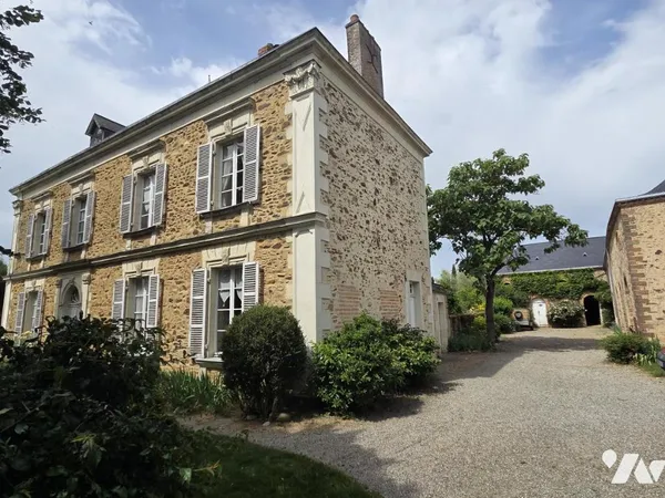 Maison 8 pièces 232 m²