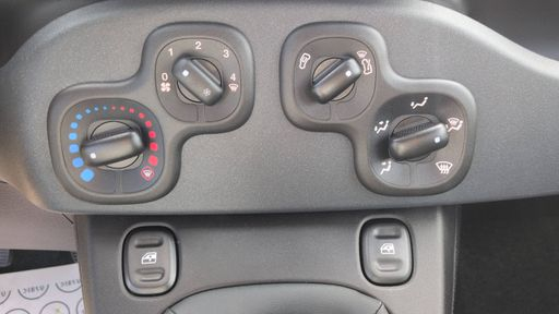 Fiat Panda 1.0 BSG Hybrid 65 - Icone – 2026 – 30 km – Hybride essence – Boîte Manuelle — photo 12