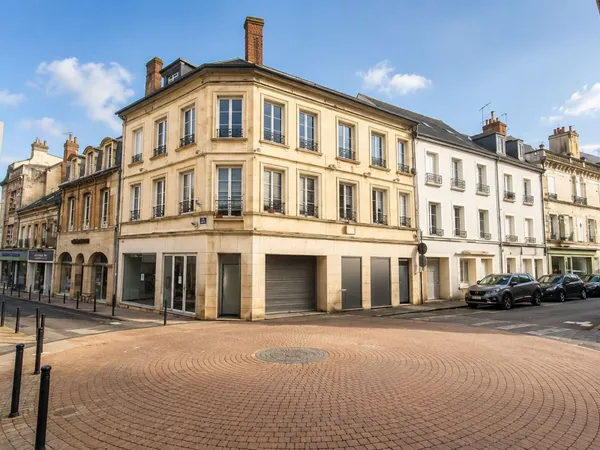 Local commercial 173 m²