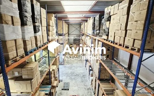 Immeuble industriel 788 m²