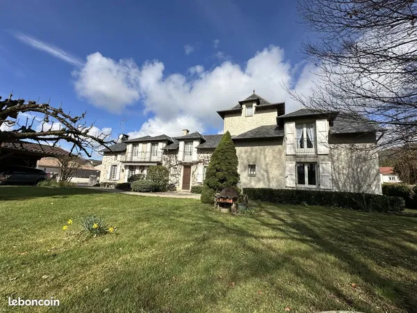 Maison 6 pièces 213 m²