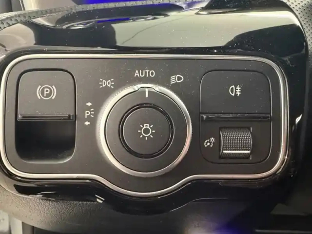Mercedes Cla 180 coupé amg line — photo 16
