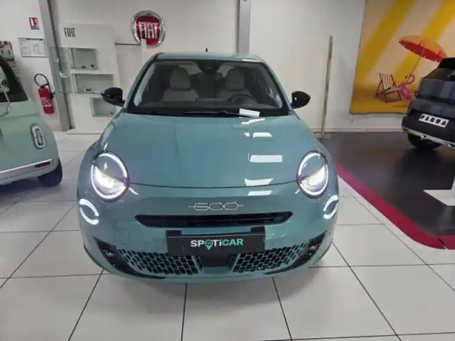 Fiat 600 e 156ch 54kwh la prima — photo 9