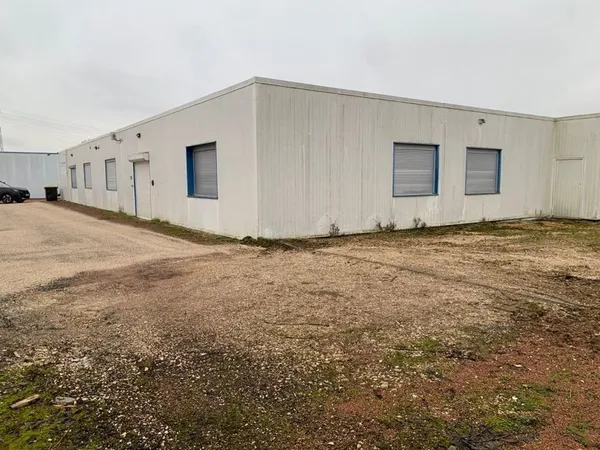 Local d’activité et entrepôt Location Beaune  460m² 5350€