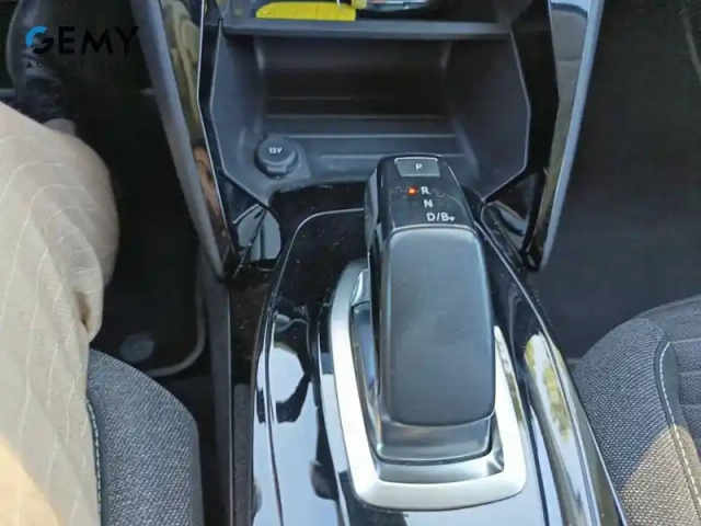 Peugeot 208 electrique 50 kwh 136ch — photo 21