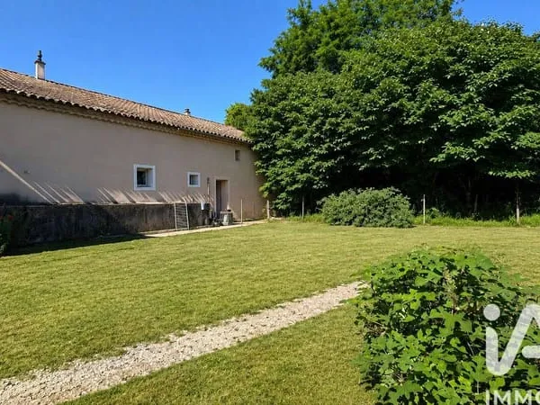 Immeuble 237 m²