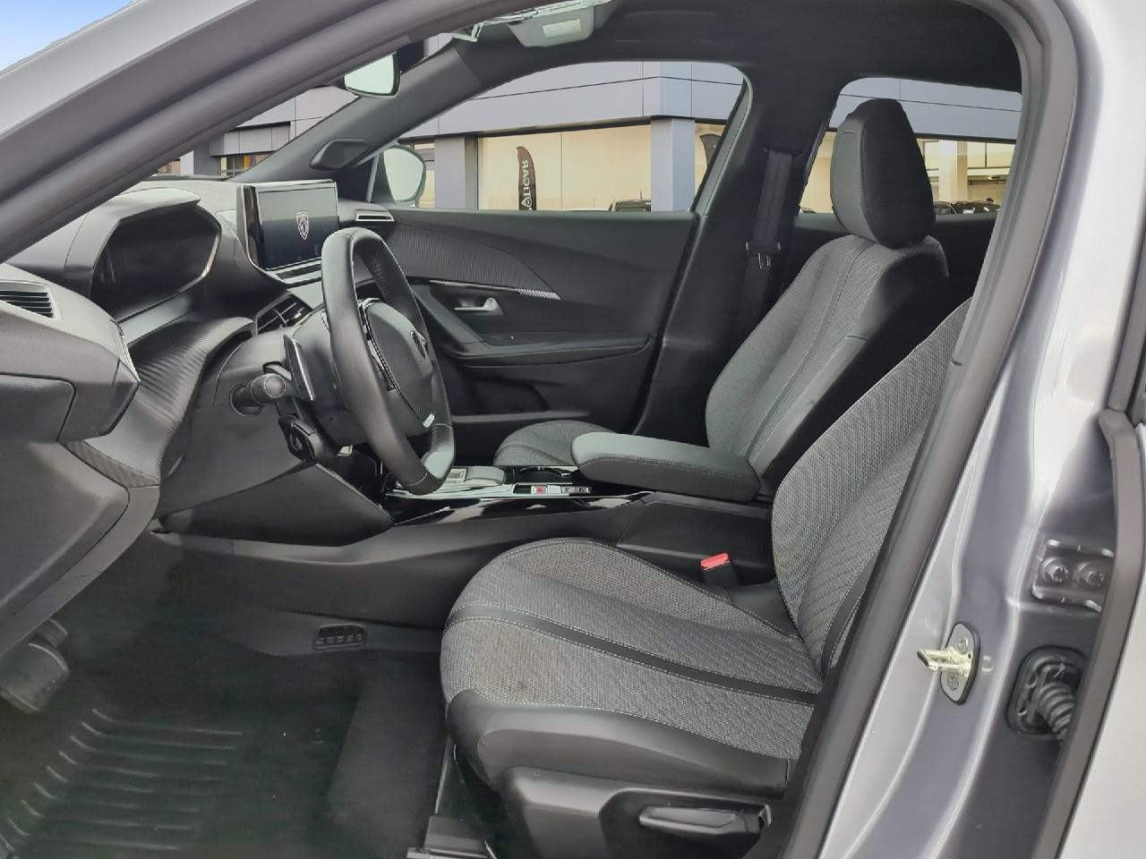 Peugeot 2008 hybrid 145 e-dcs6 allure — photo 9