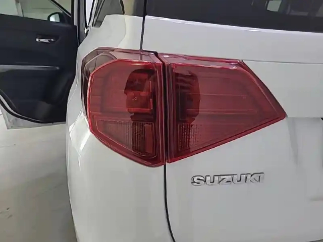 Suzuki Vitara 1.0 boosterjet — photo 43