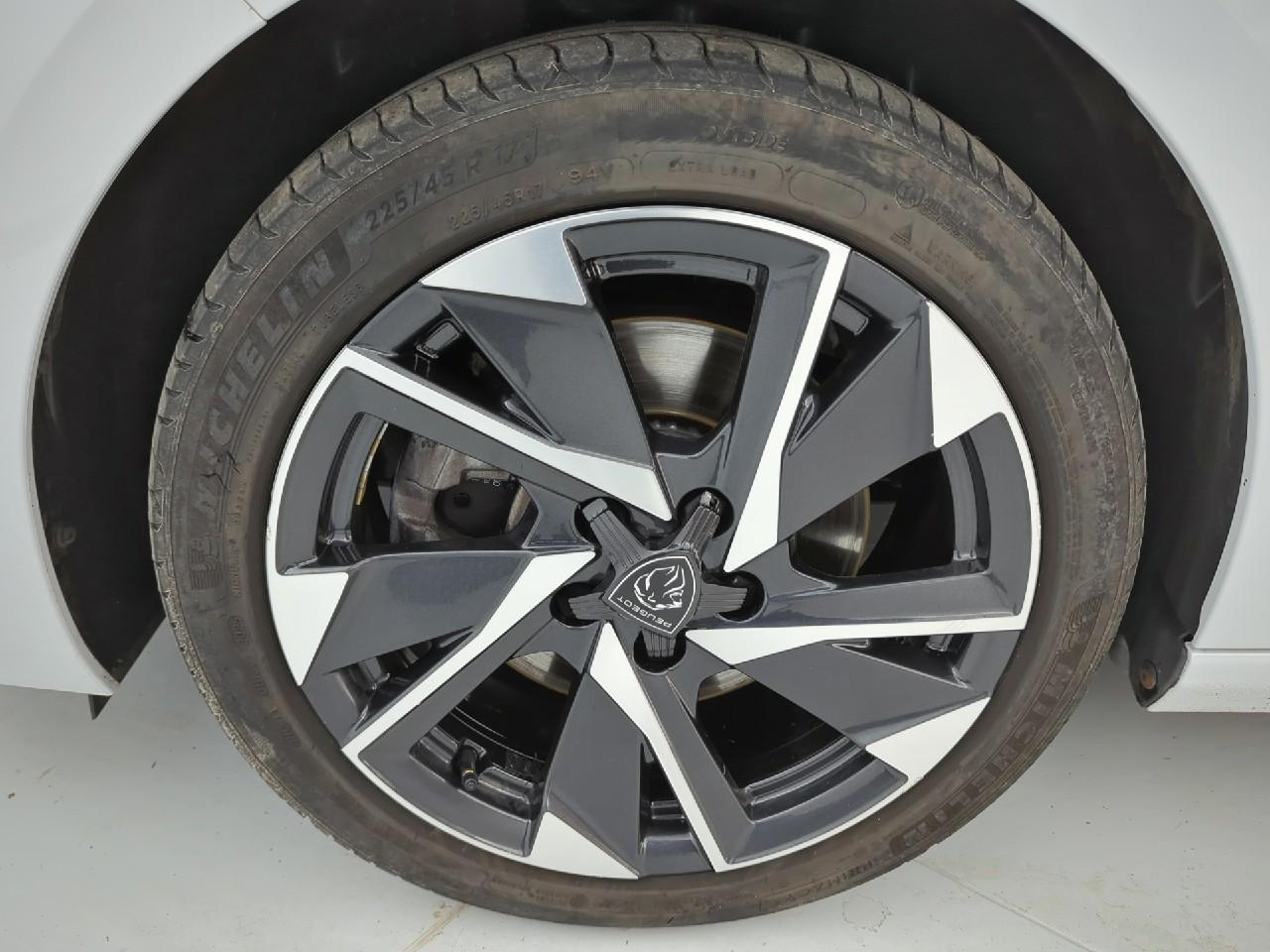 Peugeot 308 bluehdi 130ch s&s eat8 allure — photo 11