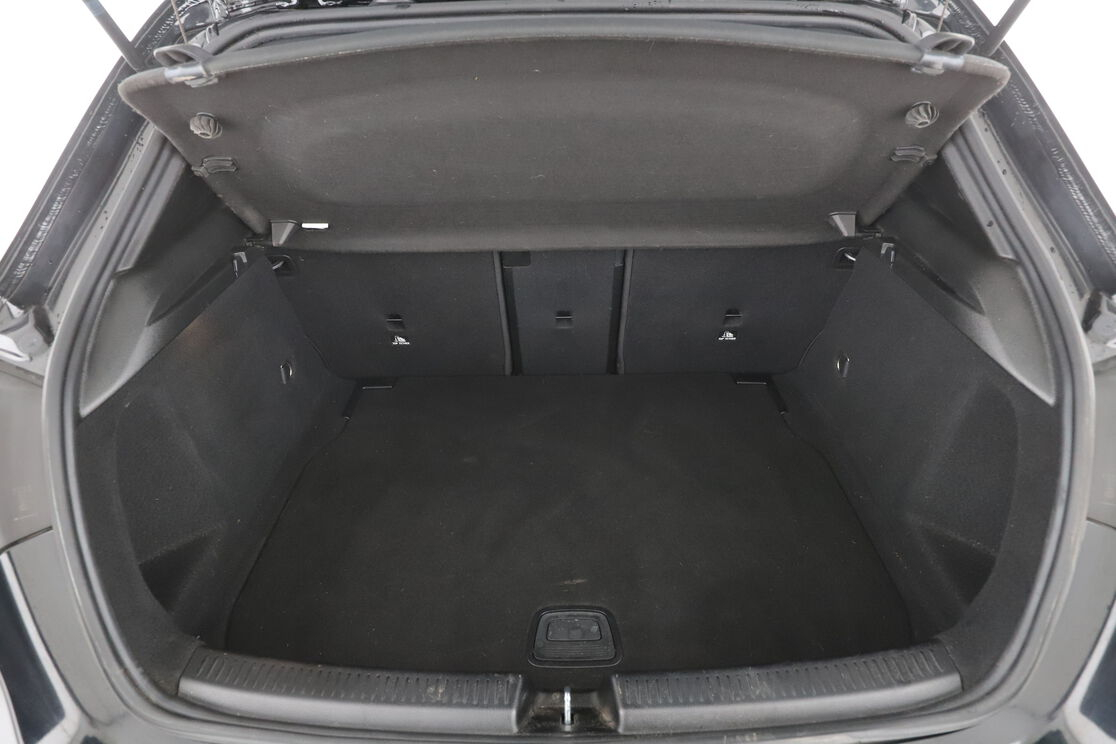 Mercedes-Benz Classe A 180 d AMG Line 8G-DCT — photo 16