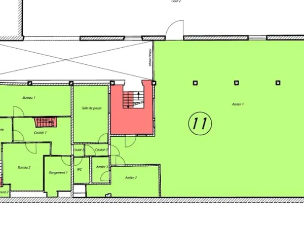 Local 8 pièces 302 m²