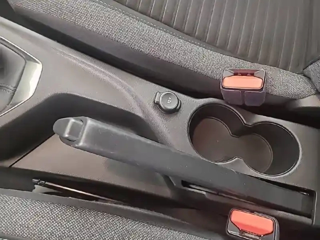 Peugeot 208 puretech 75 s&amp;s bvm5 — photo 26
