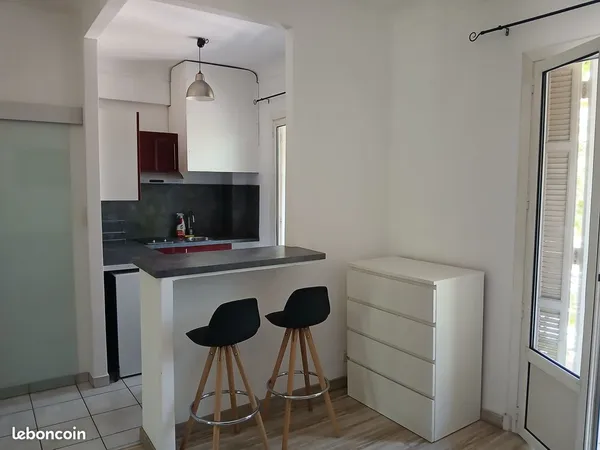 Studio meublé avec balcon 22 m²