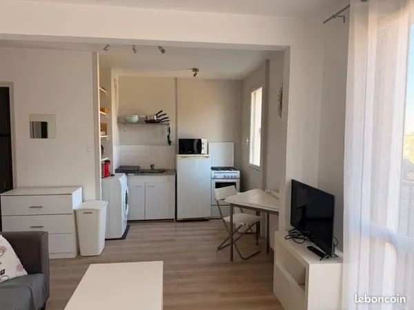 Studio 1 pièce 27 m²