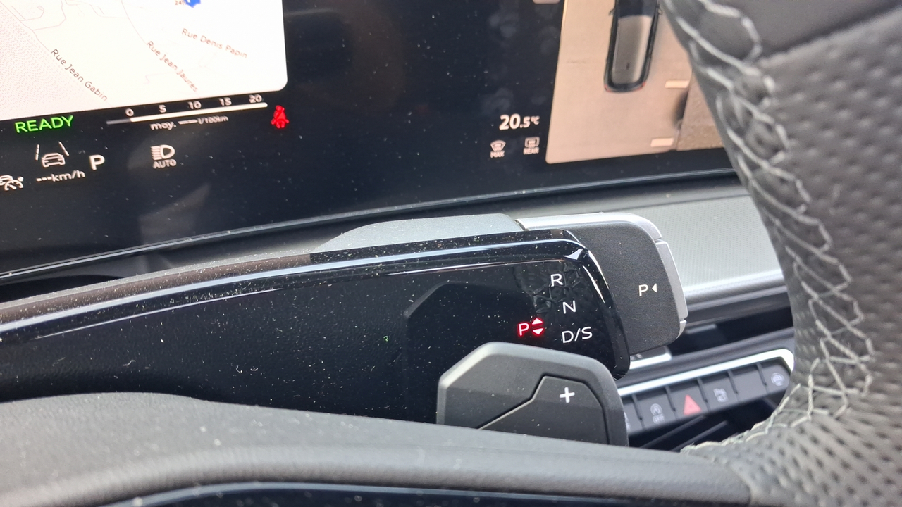 Audi Q3 TFSI 150 ch Hybride S tronic 7 — photo 25