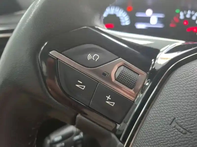 Peugeot 2008 bluehdi 100 s&amp;s bvm6 — photo 45