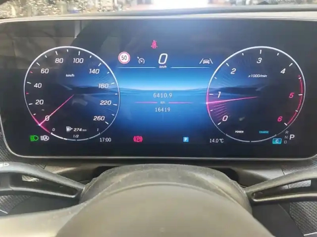 Mercedes Cle 220 d amg line — photo 12