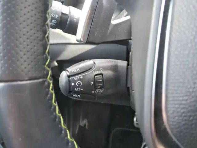 Peugeot 208 hybrid 100 e-dcs6 — photo 60