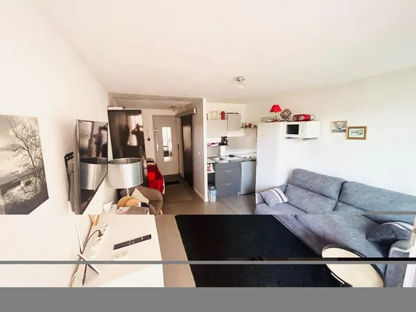 STUDIO DE 21 M2 AVEC VUE PORT