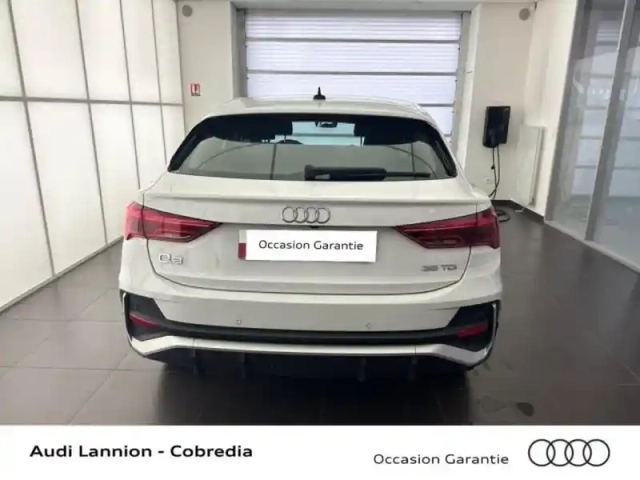 Audi Q3 sportback 35 tdi 150ch s line s tronic 7 — photo 9