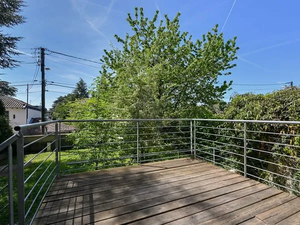 Duplex loft de caractère - 139 m2 - Studio indépendant · Rez