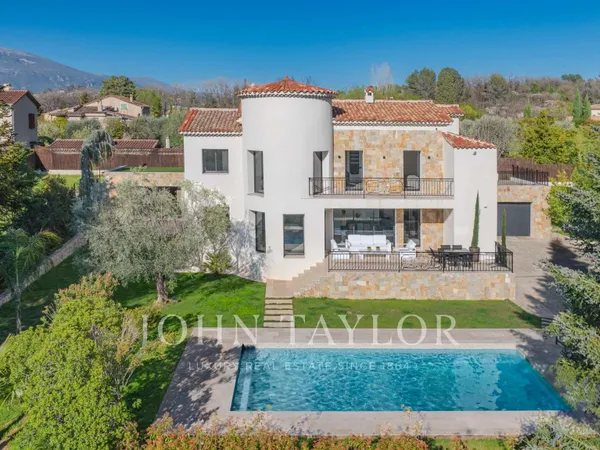 Maison 7 pièces 325 m²