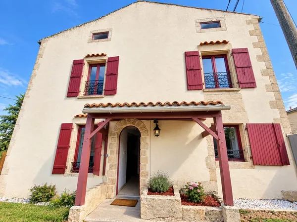 Maison bourg de Saint Pompain 105m2 - 3 chambres - terrain -