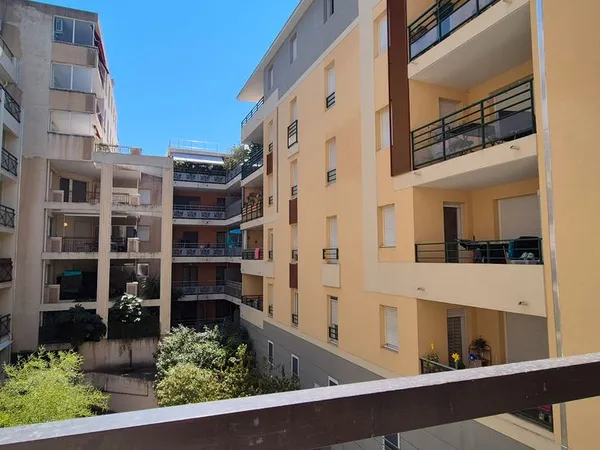 JUAN LES PINS Centre ville, 2p de 33 m²