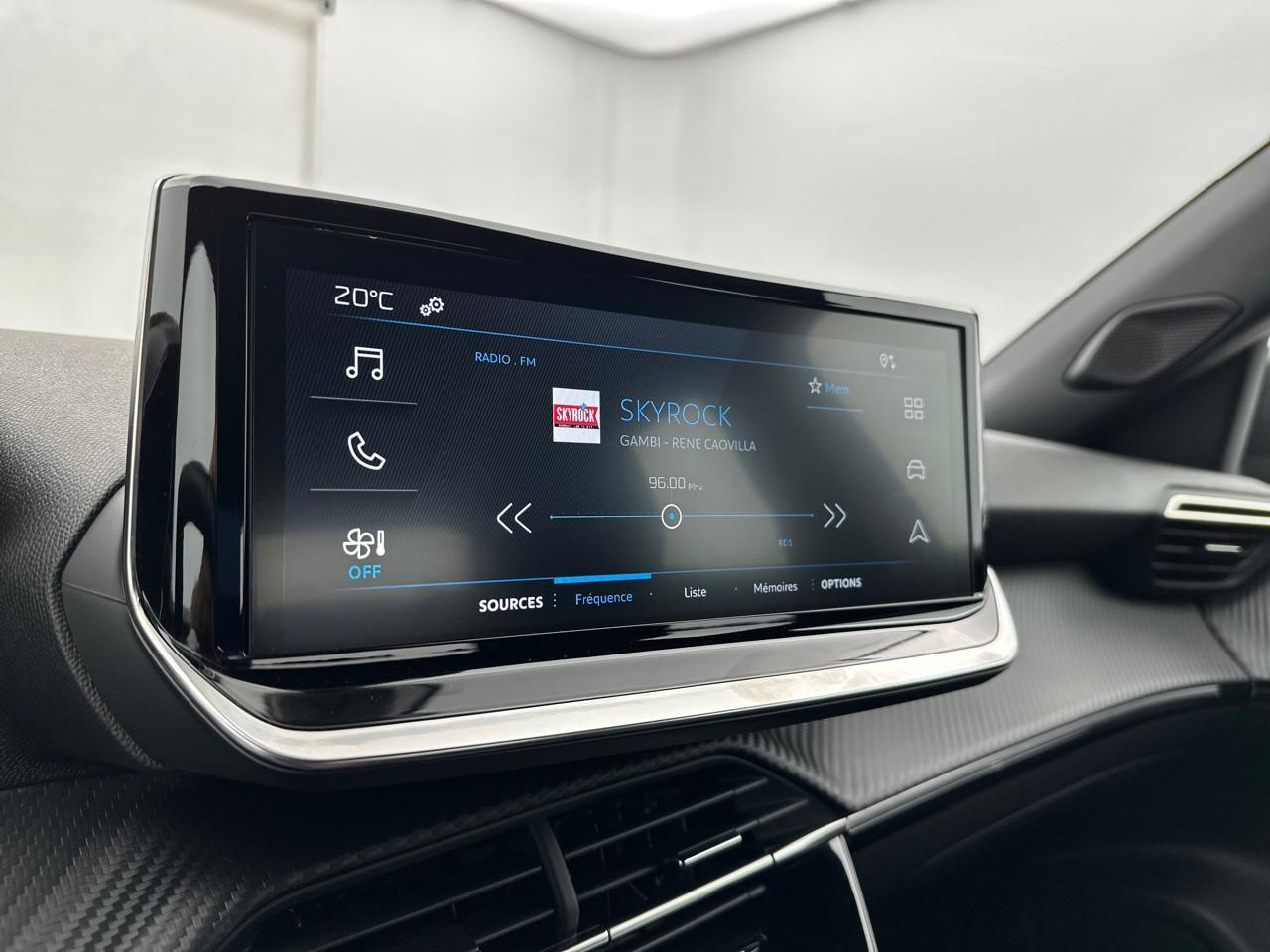 Peugeot 2008 hybrid 145 e-dcs6 style — photo 22