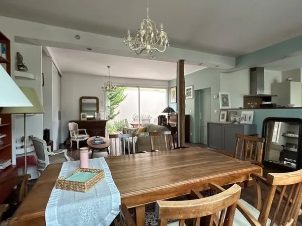 Le Bouscat - Échoppe Double en Pierre rénovée de 134 m² avec patio Intérieur et Terrasse