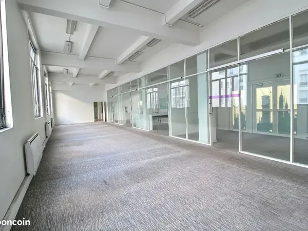 Bureaux 783 m²