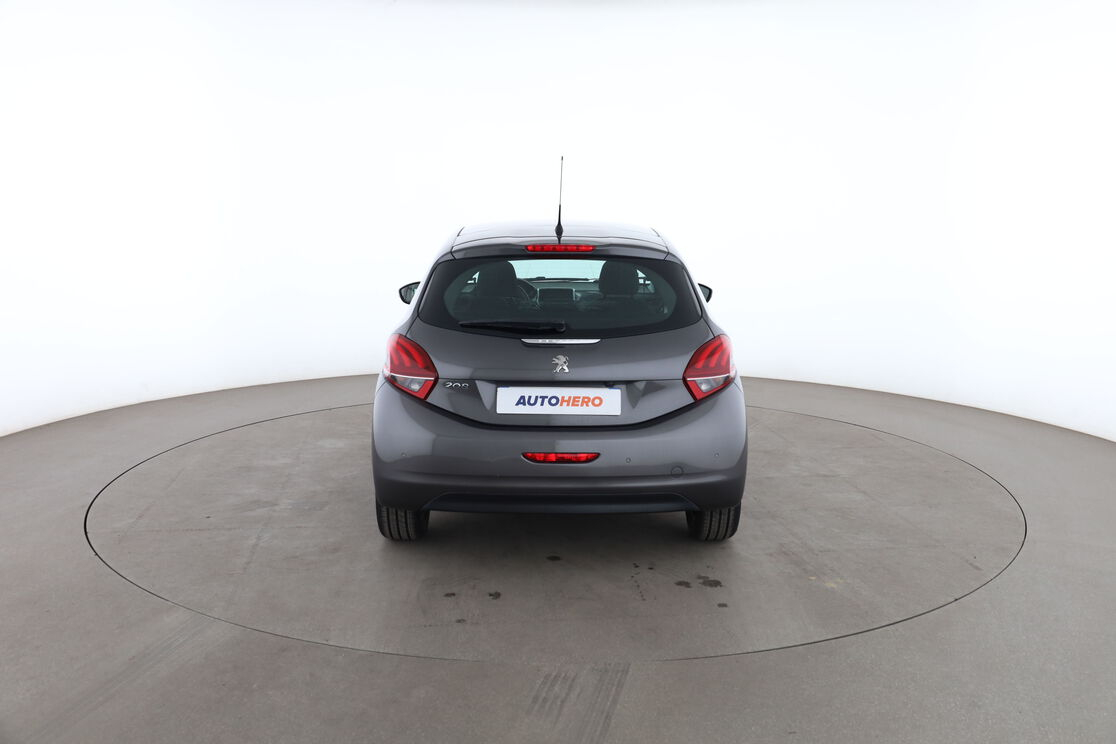 Peugeot 208 1.2 PureTech Active — photo 4