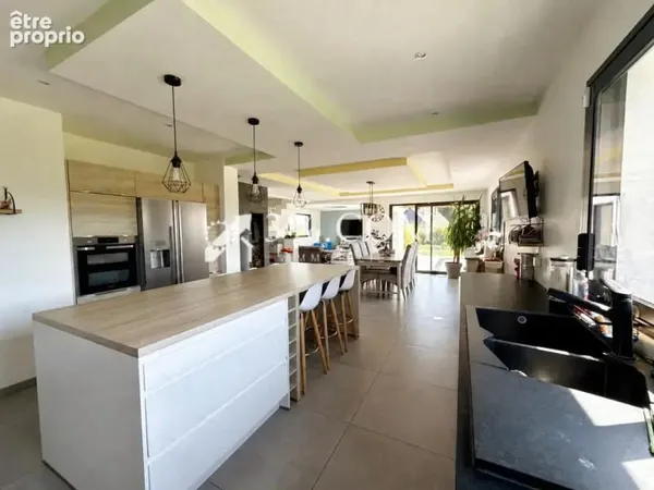 Pavillon individuel de 181m2 4 chambres
